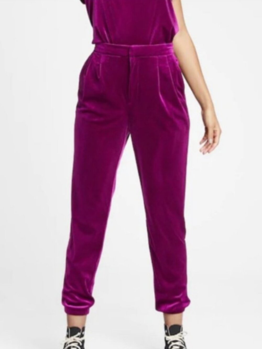 GAP NWT Velvet Joggers in Fuschia